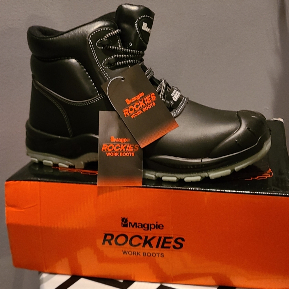 MAGPIEMAGPIE Premium Steel Toe Work Boots for Men, Waterproof & Slip Resistant